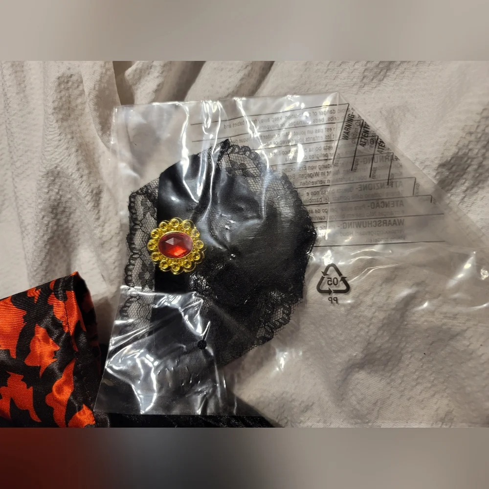 NWT VAMPIRE PRINCESS GIRLS SMALL